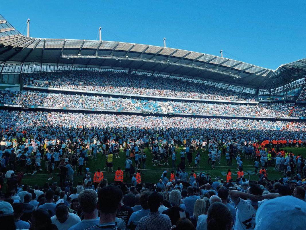 官方：沃尔夫斯堡主帅西蒙尼斯下课；带队10轮联赛距降级区1分（官宣：沃尔夫斯堡解聘主帅西蒙尼斯，执教10轮后球队仅高出降级区1分）