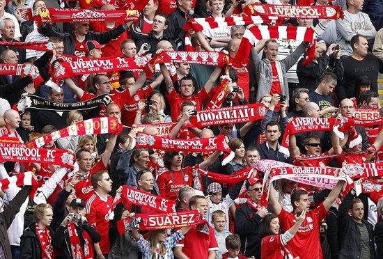 名记：字母最近向队友强调专注篮球的重要性，别被外界声音干扰（名记：字母哥近日提醒队友把心思放在篮球上，勿被外界杂音分心）