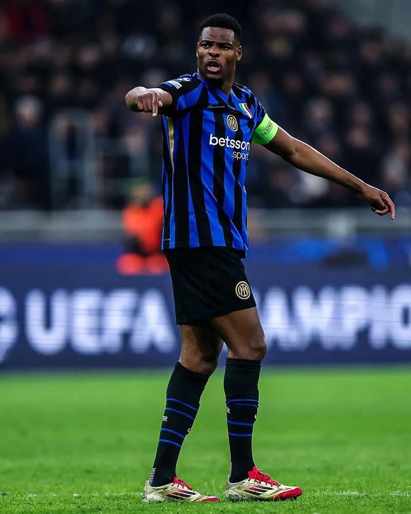 法甲争冠黑马2-1南特，豪取5连胜领跑，领先巴黎圣日耳曼4分