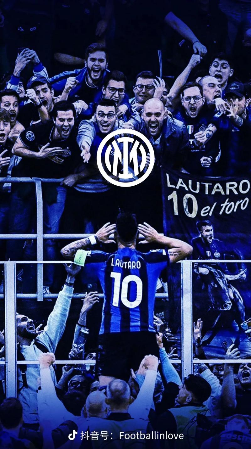 武磊受邀出席上海徐汇区足球超级联赛开幕式，并宣布比赛开幕（武磊亮相上海徐汇区足球超级联赛开幕式，宣布赛事启动）