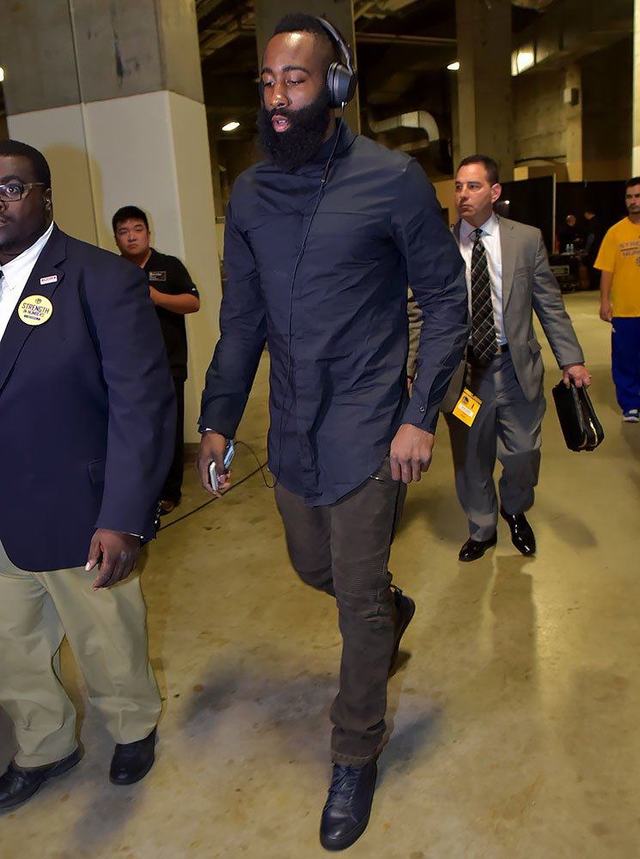 齐达内晒中国行照片：来中国遛了个弯，舒坦，下次还来（齐达内分享中国行照：来华随意转转，真惬意，下次还会再来）