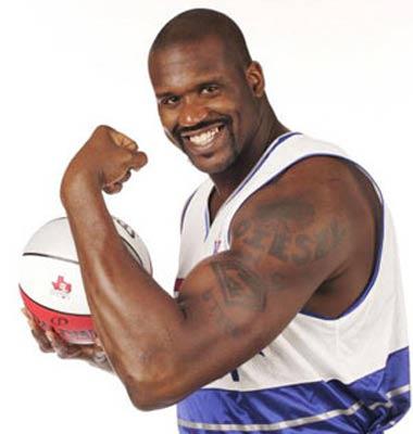 篮球湖人球员赛后接受媒体采访（赛后湖人队球员接受媒体采访）