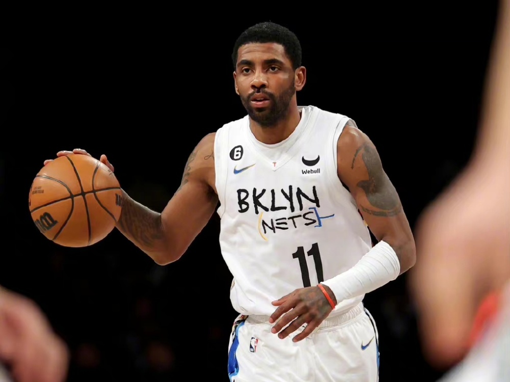 为何贝西洛维奇突然下课？媒曝已对球队失控，疑似遭球员逼宫（贝西洛维奇突遭下课：媒体称其难控球队，疑被球员逼宫）